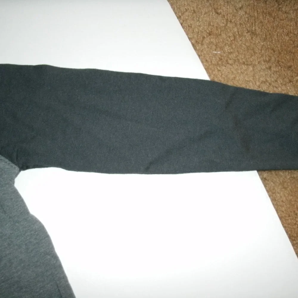 Old Navy Boys T-Shirt Long Sleeve Sleeve Raglan Gray Baseball 5T New